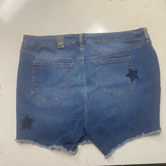 Torrid Denim Cut off Jean Shorts Star Design Stretch Medium Wash size 20- New - Picture 5 of 14